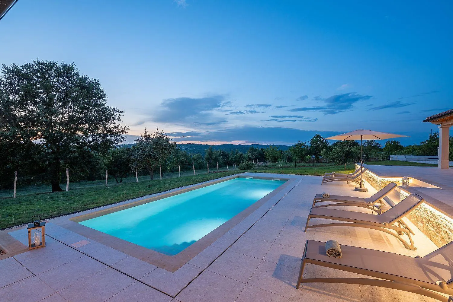 Vakantiehuis Beeindruckende Villa Mit Panoramablick, Privatpool, Tischtennis, Tischfussball, Spielplatz, Babybett Pazin