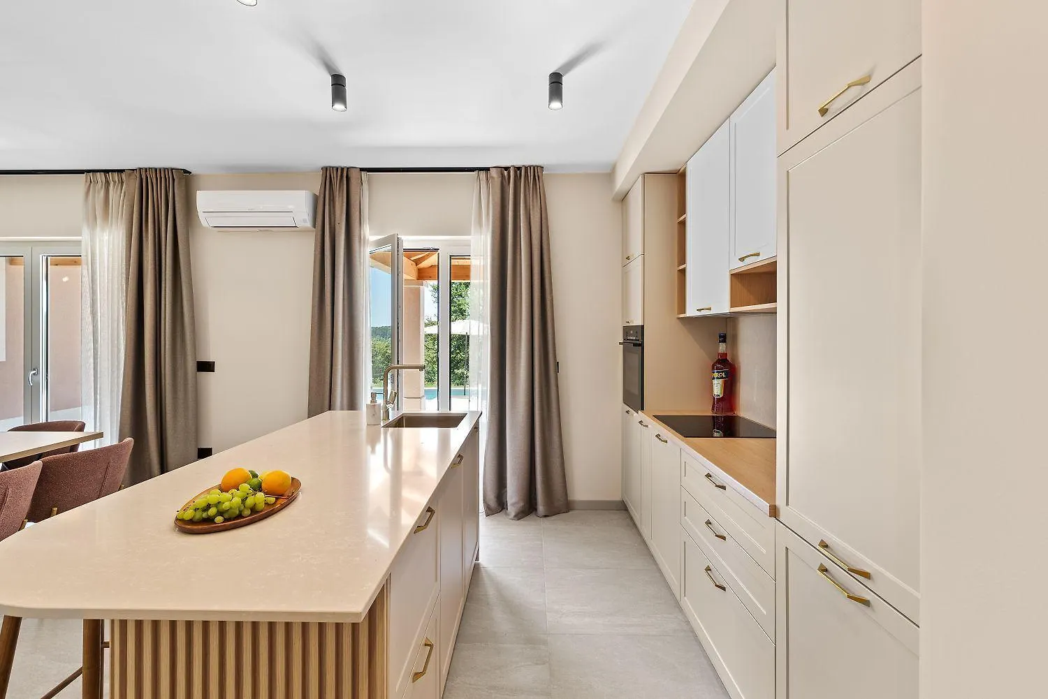 Beeindruckende Villa Mit Panoramablick, Privatpool, Tischtennis, Tischfussball, Spielplatz, Babybett Pazin Vakantiehuis